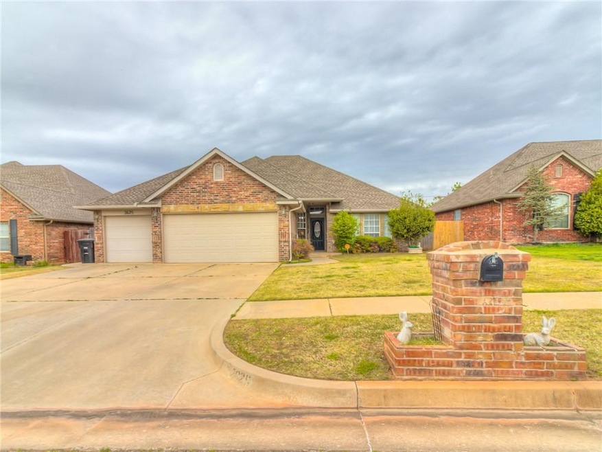 2625 SE 5th St, Moore, OK 73160 - photo 1
