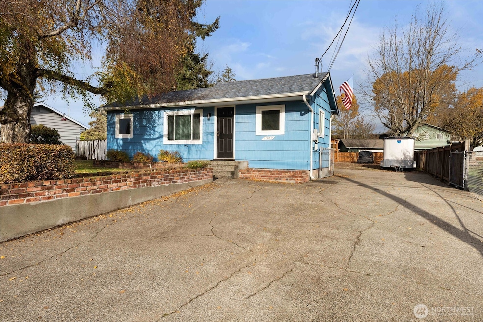 1307 S 80th St, Tacoma, WA 98408 - photo 1