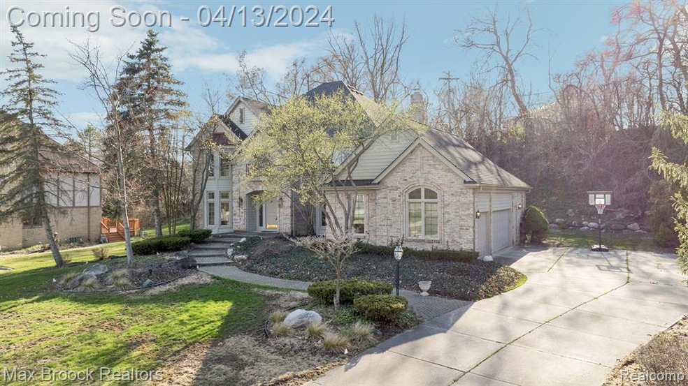 436 Five Gaits Ct, Bloomfield Hills, MI 48304 - photo 1