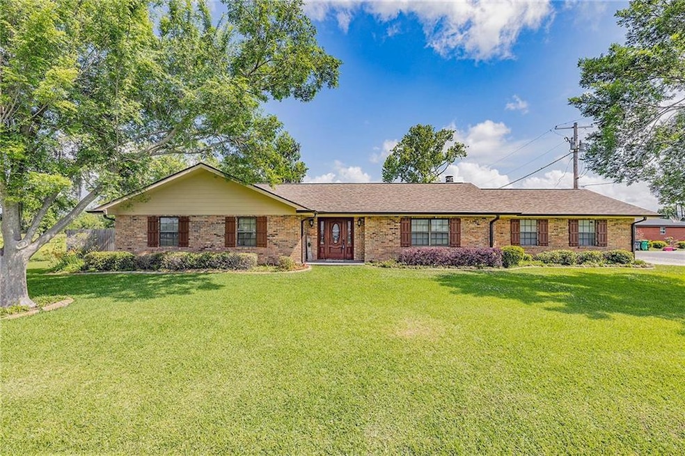 For Sale $235,000 • Co-Listing Agent