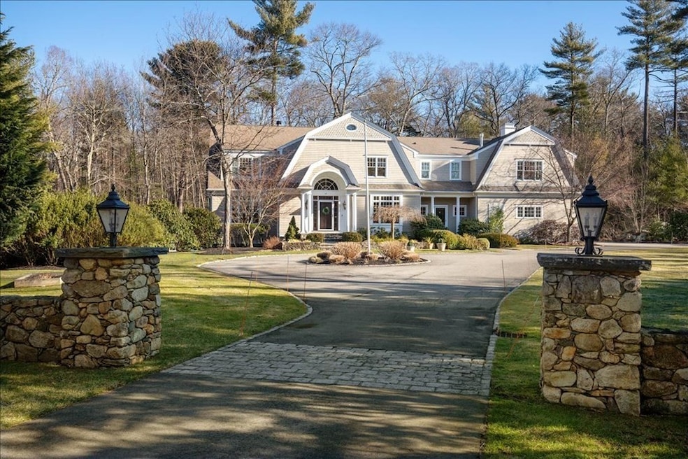 29 Cedar St, Cohasset, MA 02025 - photo 1