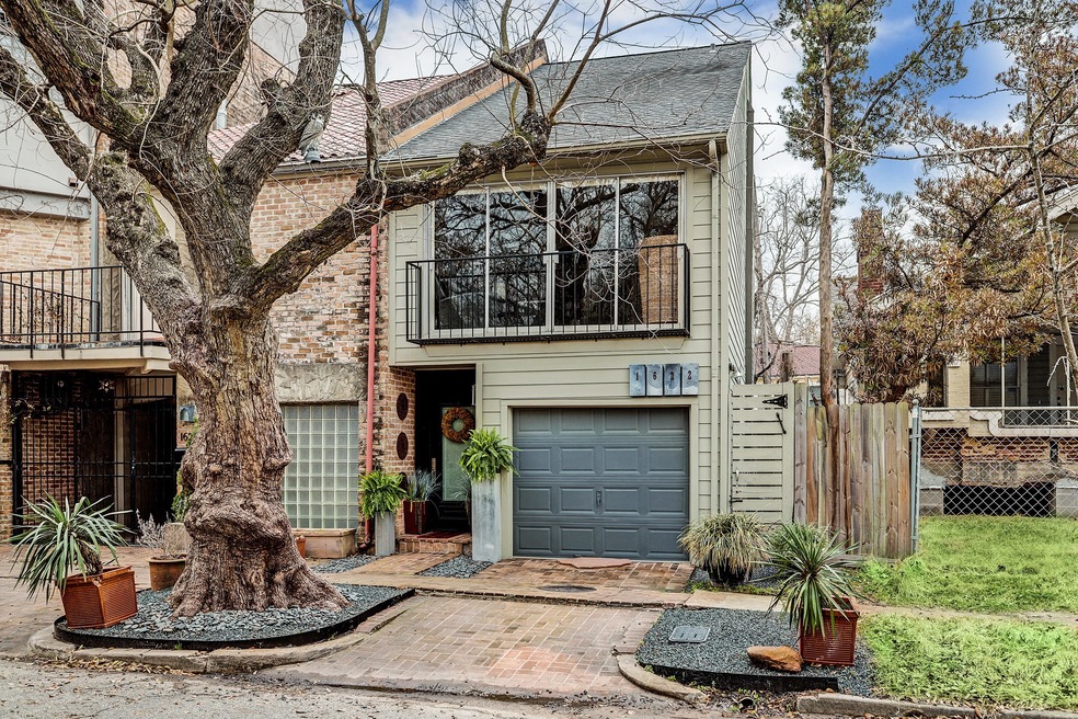 1622 Cherryhurst St, Houston, TX 77006 - photo 1