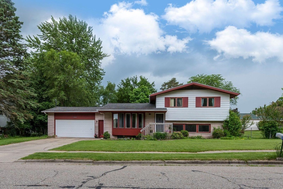 1803-Sherbrook-Way-Haslett-MI-48840-wind