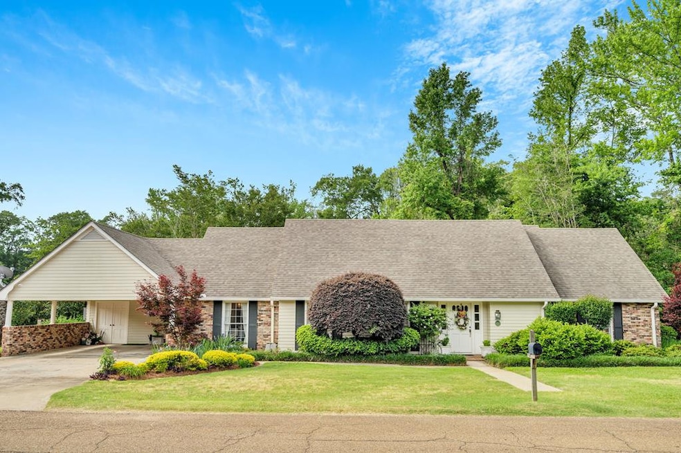 921 North St, McComb, MS 39648 - photo 1