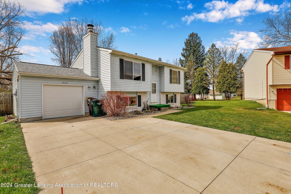 2019 Bradwell Ct, Lansing, MI 48911 - photo 1