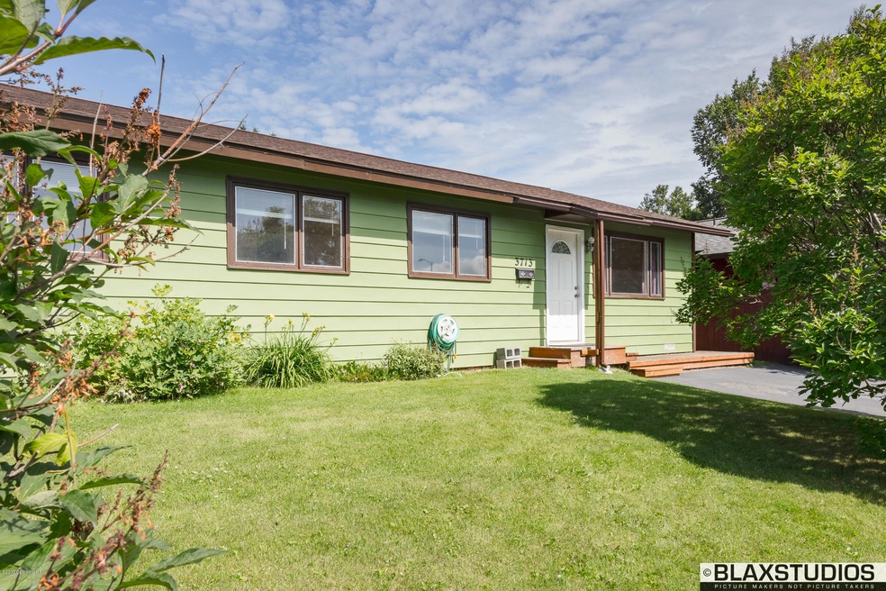 029-Exterior (5 of 9)