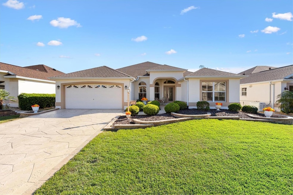 552 Society Hill Cir, The Villages, FL 32162 - photo 1