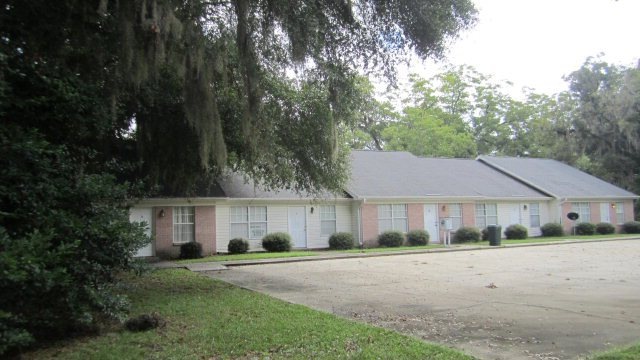 345 Riverside Dr, Eufaula, AL 36027 - photo 1