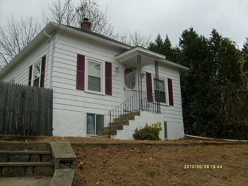 152 Phenix Ave, West Warwick, RI 02893 - photo 1