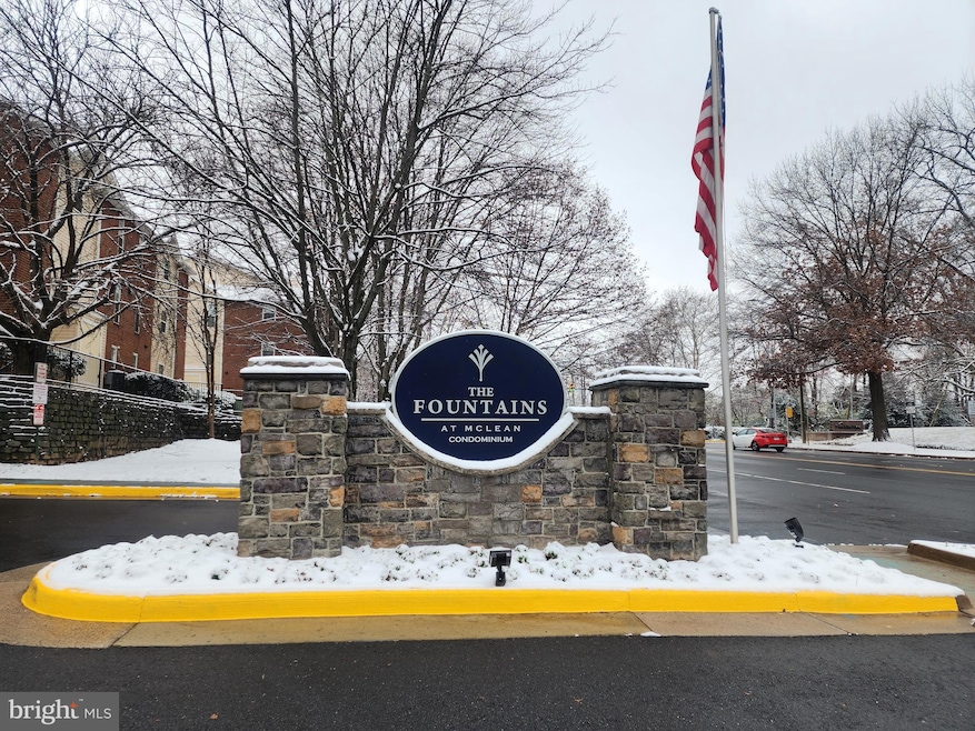 1504 Lincoln Way unit 119, McLean, VA 22102 - photo 1