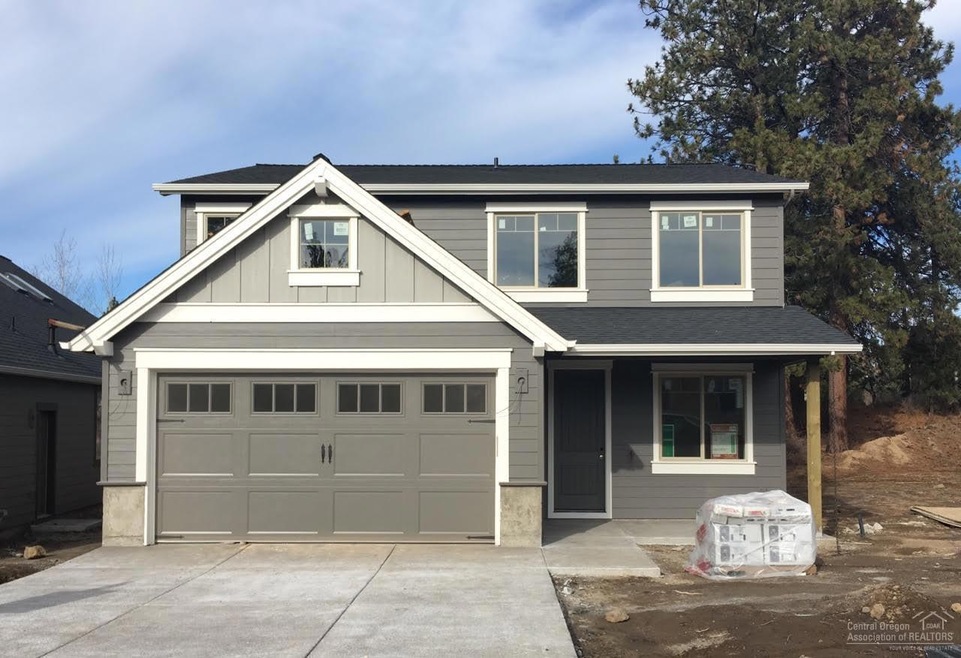 60498 Hedgewood Ln, Bend, OR 97702 - photo 1