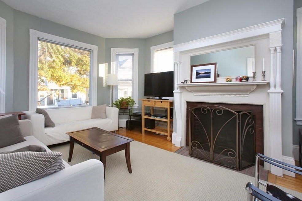 14 Wellington St unit 1, Waltham, MA 02451 - photo 1