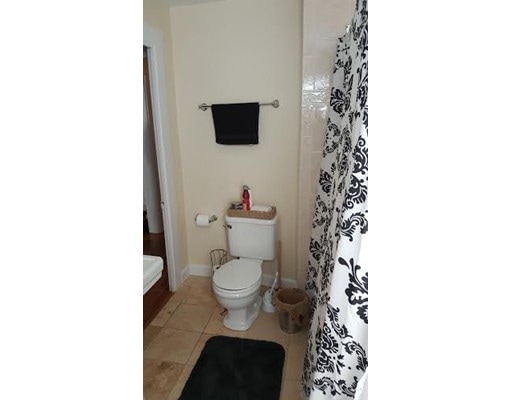 22 Newhall St unit 2, Lynn, MA 01902 - photo 1