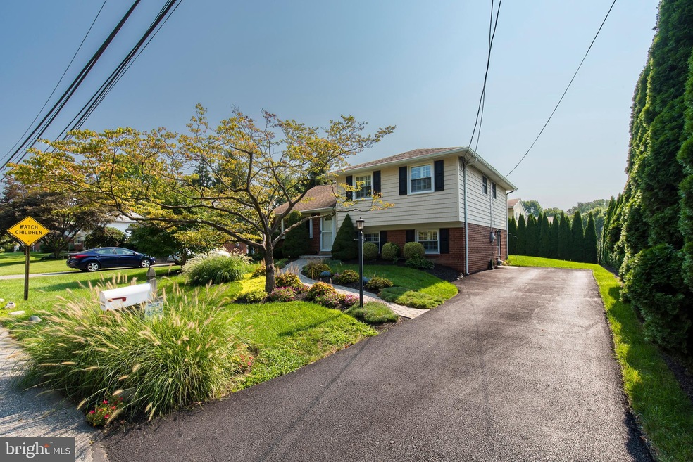 616 Bickmore Dr, Wallingford, PA 19086 - photo 1