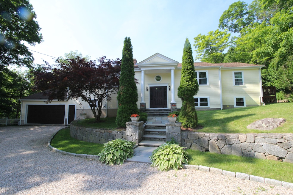 Sold $955,000 • Co-Listing Agent