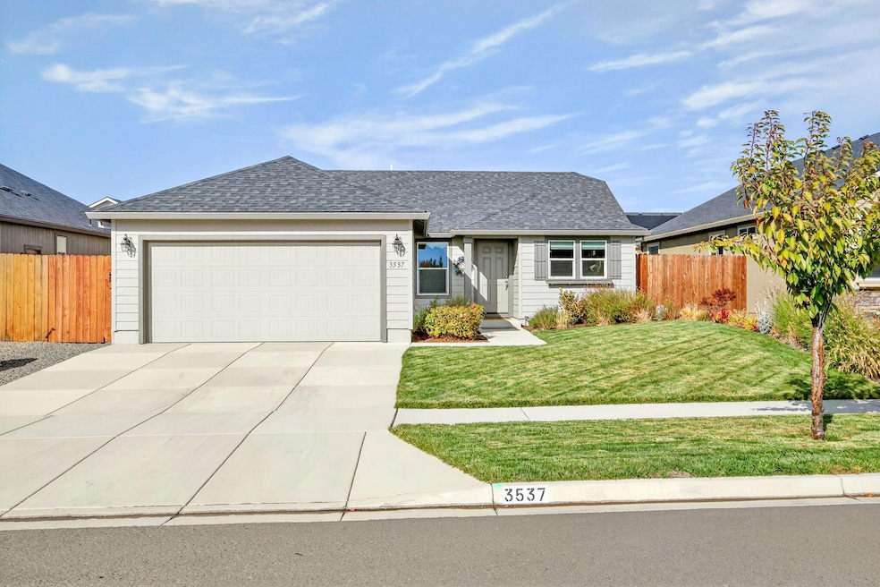 3537 Durst St, Medford, OR 97504 - photo 1
