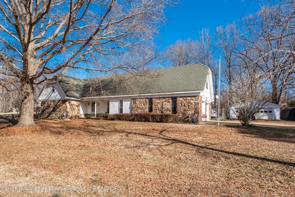 1154 Broady Rd, Nesbit, MS 38651 - photo 1