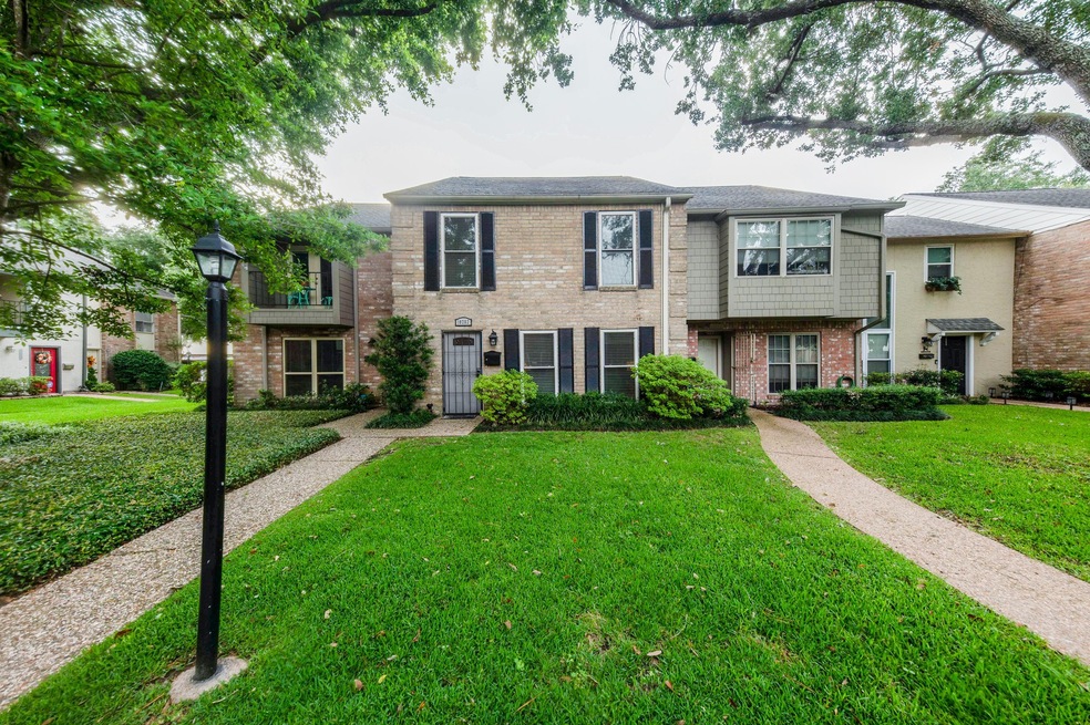 10262 Longmont Dr unit 41/4, Houston, TX 77042 - photo 1