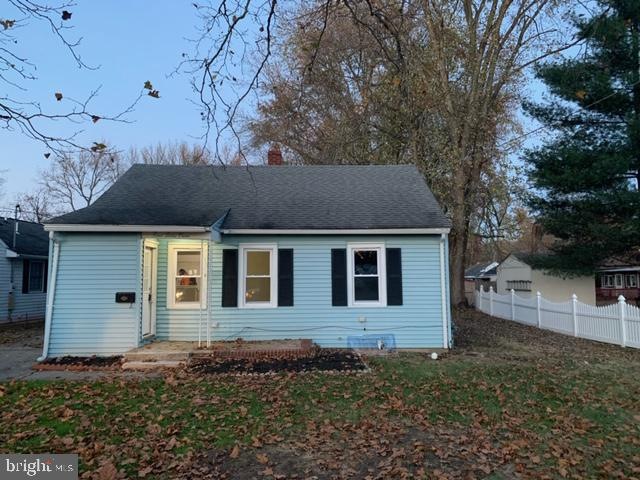 463 Fairway Ct, Penns Grove, NJ 08069 - photo 1