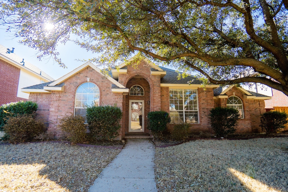 11449 Pagewynne Dr, Frisco, TX 75035 - photo 1