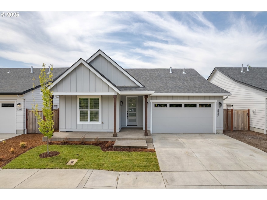 3237 Wildflower Dr, Springfield, OR 97478 - photo 1