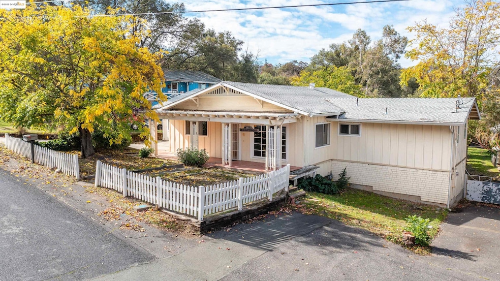 Under Contract $438,000 • Co-Listing Agent