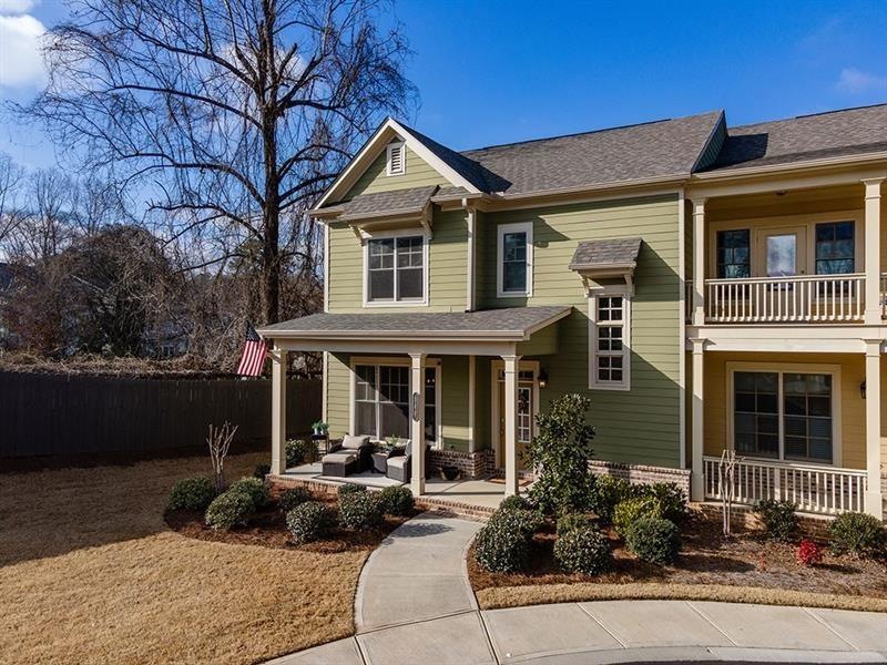End unit townhome with private small side yard and