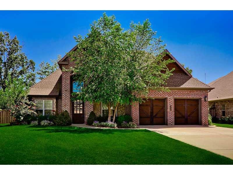 Exterior Front. One of Bentonville s most popular locations!