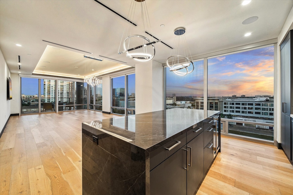 Welcome Home to Unit 806 at The Wilshire.