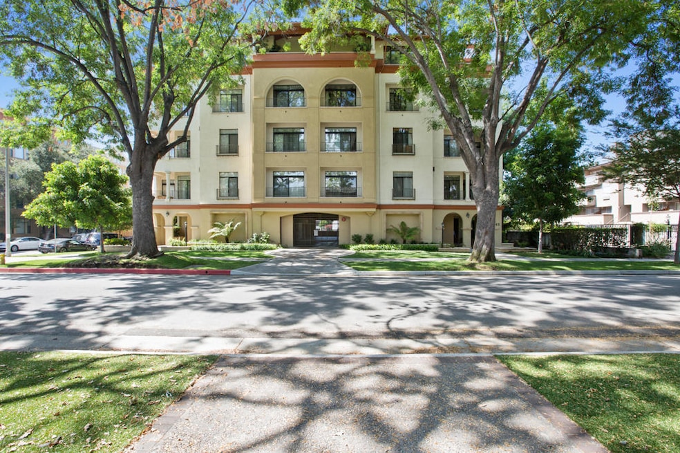 742 Locust St unit 201, Pasadena, CA 91101 - photo 1