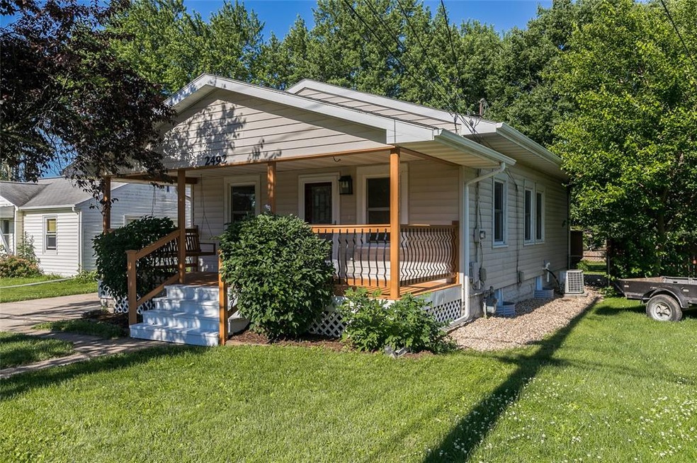 2492 Fruitland Blvd SW, Cedar Rapids, IA 52404 - photo 1