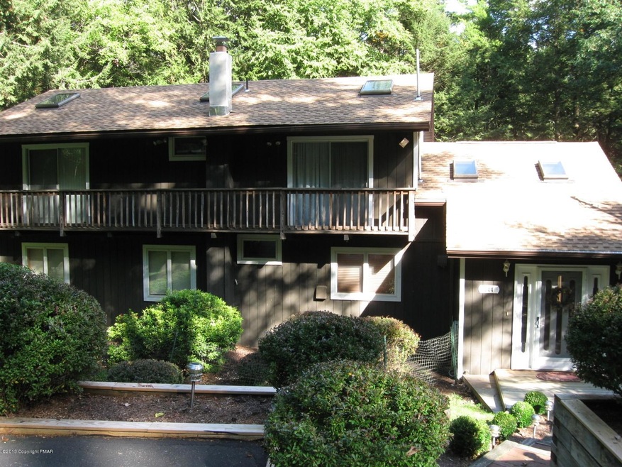 144 Raccoon Ct, Bushkill, PA 18324 - photo 1