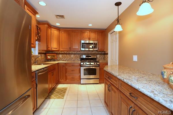 22 Komonchak Cir, West Haverstraw, NY 10993 - photo 1