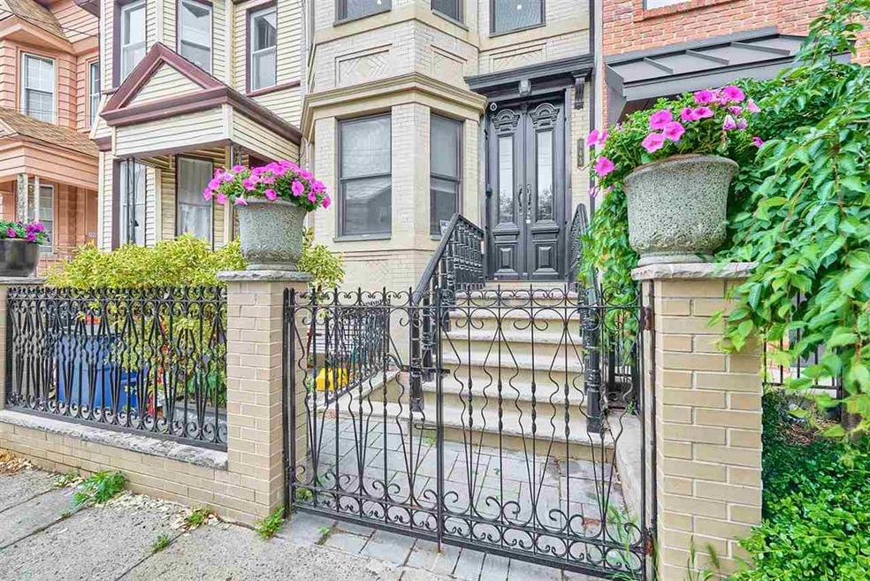 145 Webster Ave unit 2, Jersey City, NJ 07307 - photo 1