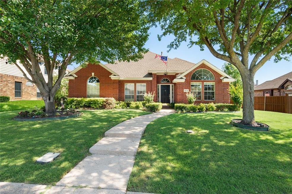 5614 Mckinley Ln, Richardson, TX 75082 - photo 1