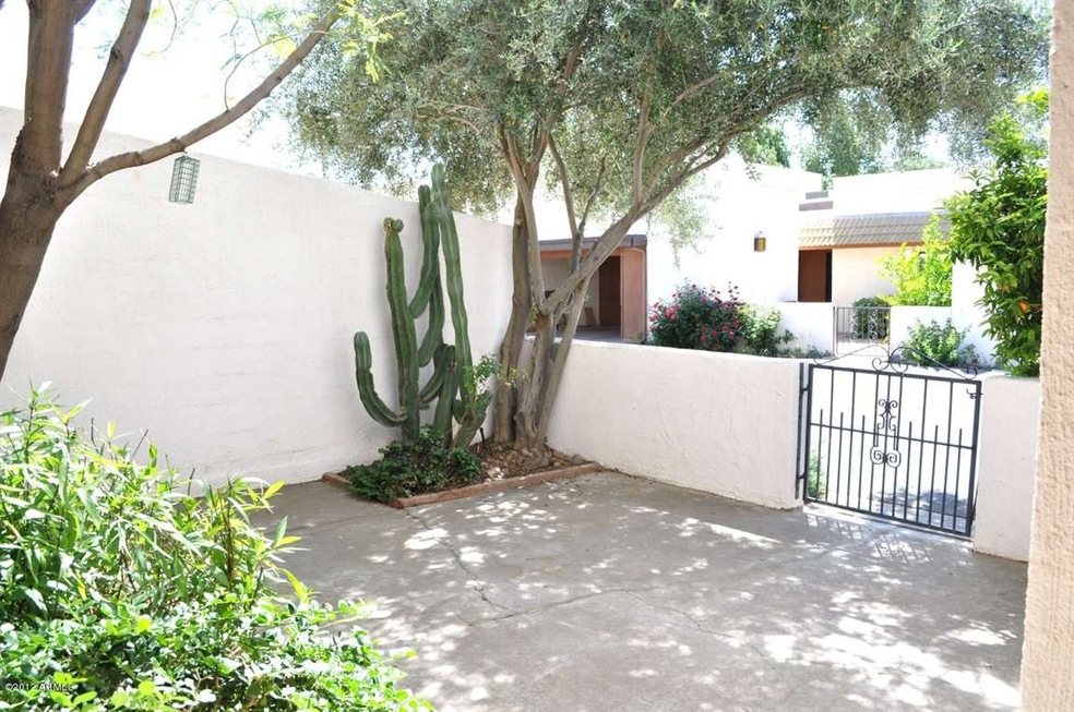 Front Courtyard Area