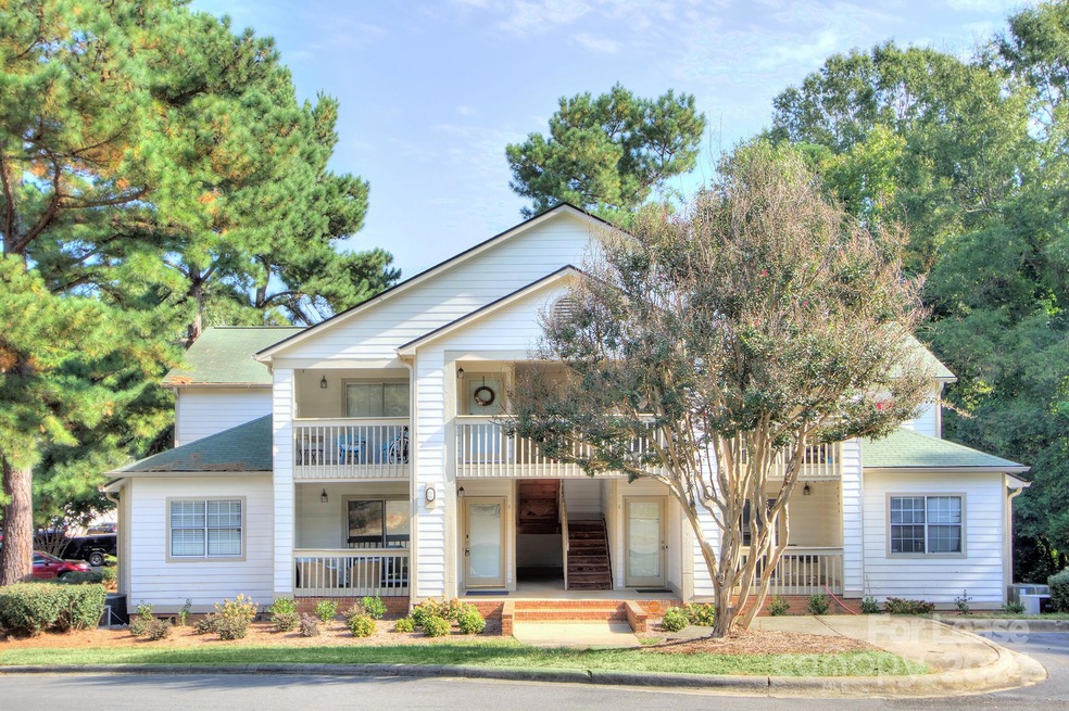 1041 Churchill Downs Ct unit I, Charlotte, NC 28211 - photo 1