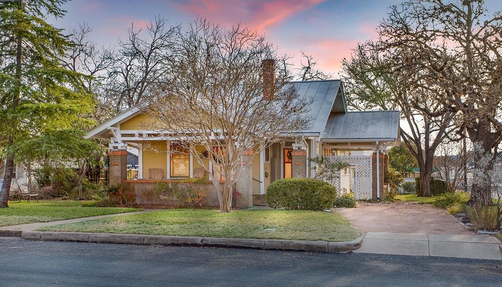 111 W Travis St, Fredericksburg, TX 78624 - photo 1