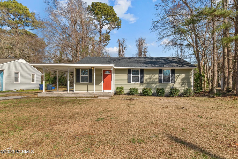 524 Oak Ln, Jacksonville, NC 28540 - photo 1