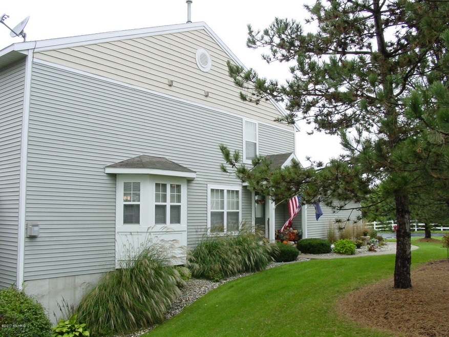 780 Stevenspoint SE unit 15, Byron Center, MI 49315 - photo 1
