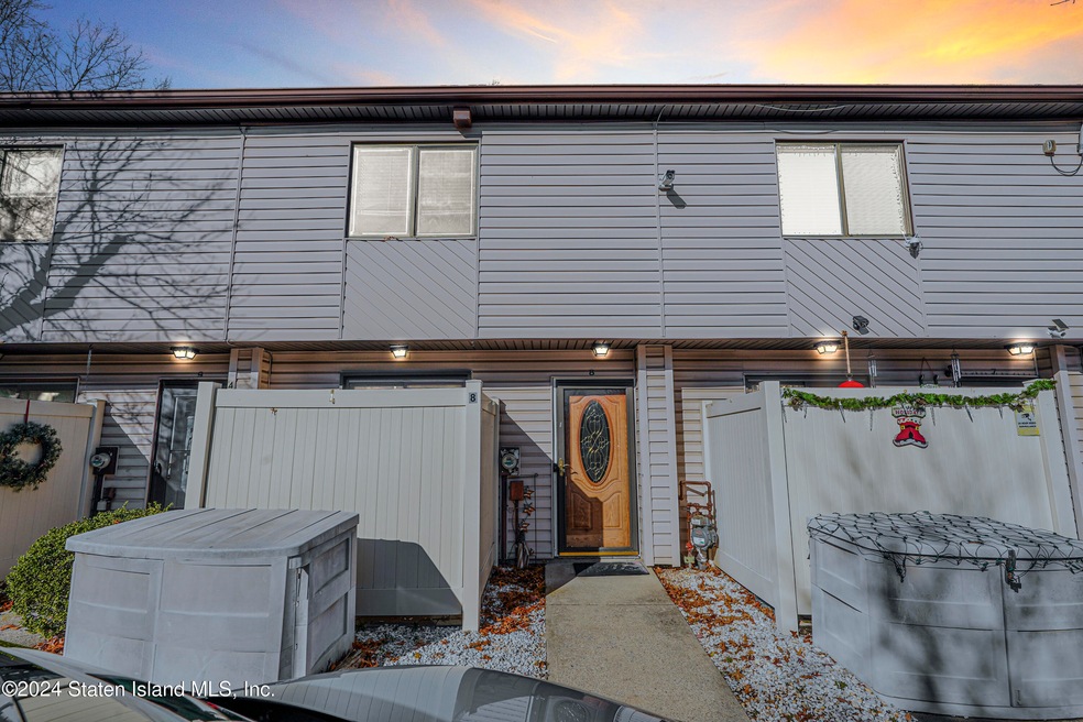 4199 Amboy Rd unit 8, Staten Island, NY 10308 - photo 1