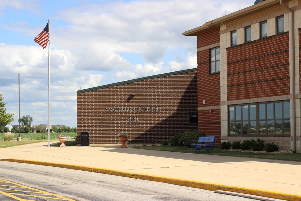 1125 Grayhawk Cir, Algonquin, IL 60102 - photo 1