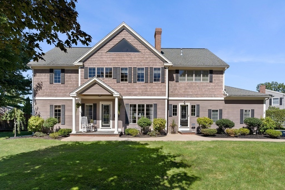 2 Flanders Ln, Wakefield, MA 01880 - photo 1