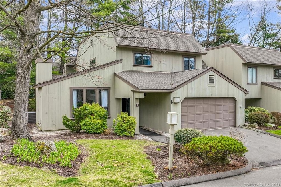 8 Applewood Ln unit 8, Avon, CT 06001 - photo 1