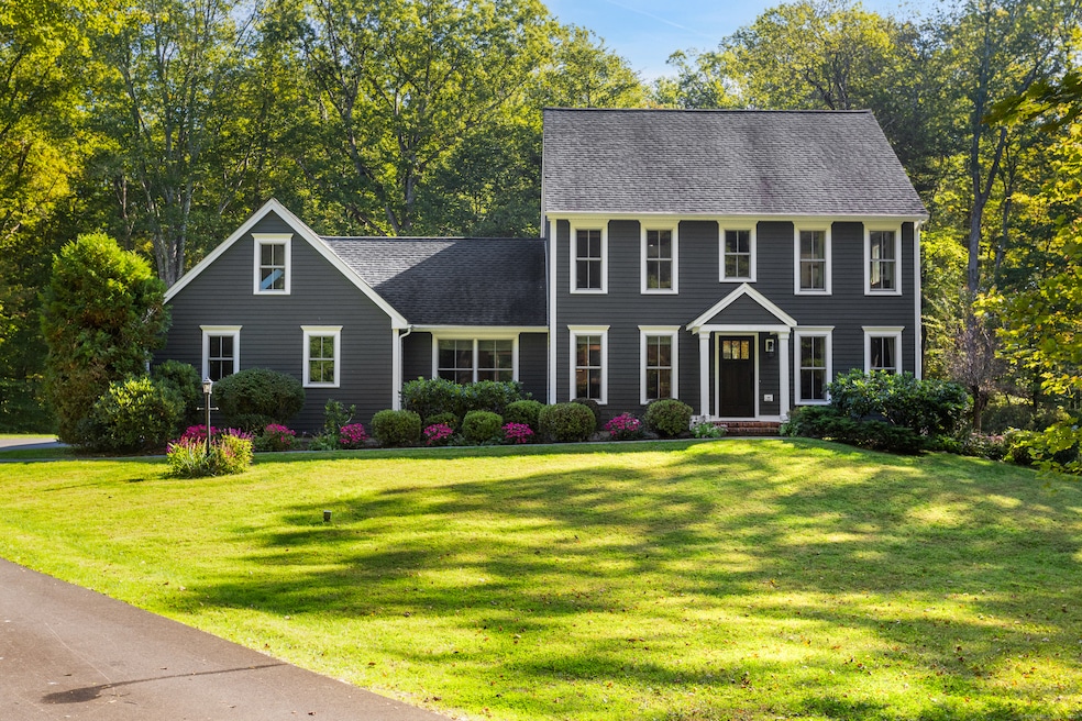 94 Old Stagecoach Rd, Redding, CT 06896 - photo 1