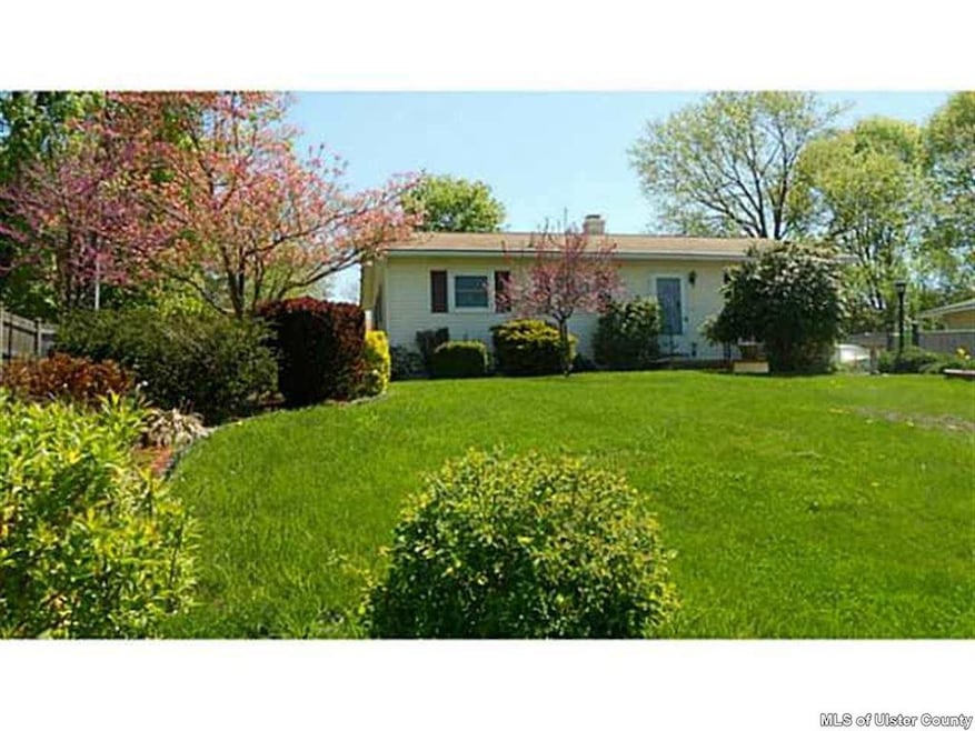 28 Fleetwood Dr, Newburgh, NY 12550 - photo 1