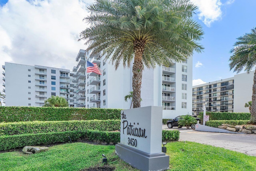 The Patrician unit 118, Palm Beach, FL 33480 - photo 1