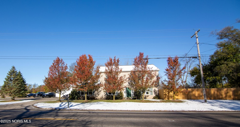 12200 S River Rd, Grand Rapids, OH 43522 - photo 1