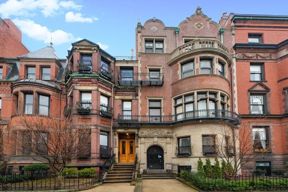 Sold $16,100,000 • Co-Listing Agent