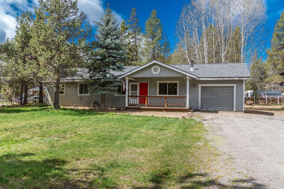 Front yard/entry